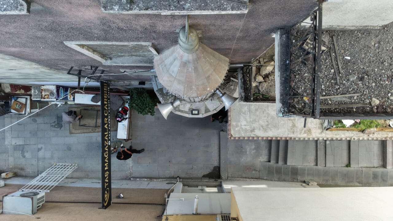 Gören dönüp bir daha bakıyor! Bu caminin minaresi şaşırtıyor 3